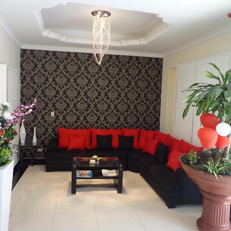 Hotel Flor De Liz กวายากิล ภายนอก รูปภาพ