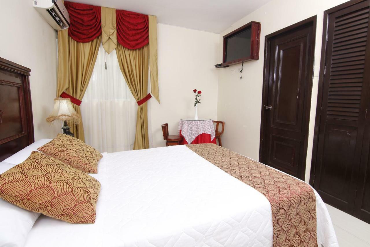 Hotel Flor De Liz กวายากิล ภายนอก รูปภาพ